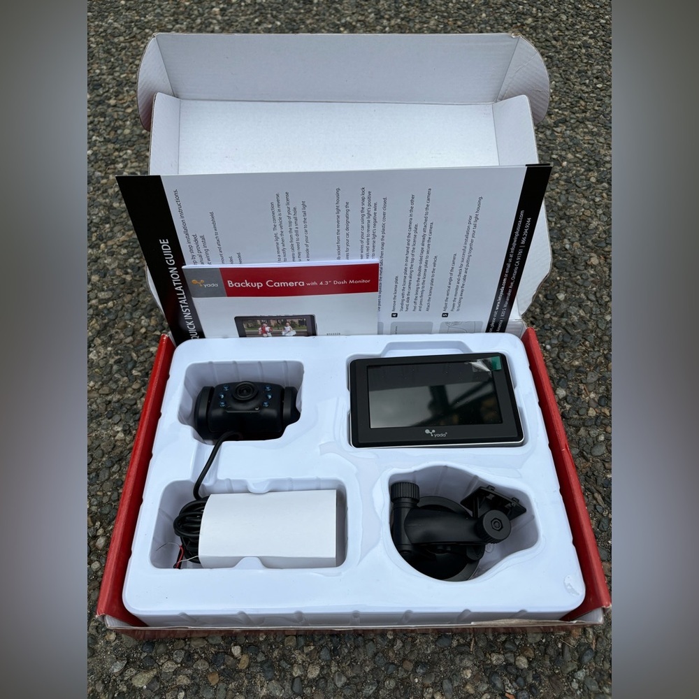 NEW IN BOX, yada Backup Camera with 4.3" Monitor, excellent new condition